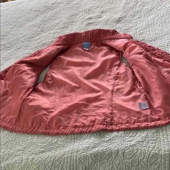 Quilted Pink Vest with High Collar - Picture 4 of 5